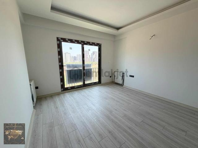 Dream Home'dan Eski Mezitli Aylık Ödeme B.mutfak Kiralık 2,5+1 1