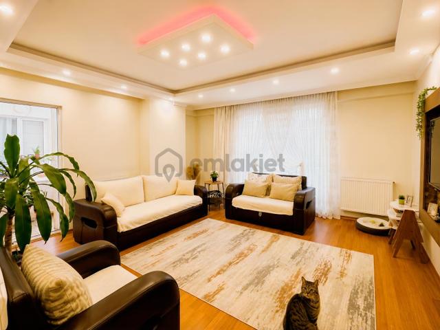 Gaziosmanpaşada Satılık Site İçerisinde 2+1 Arakat Daire 1