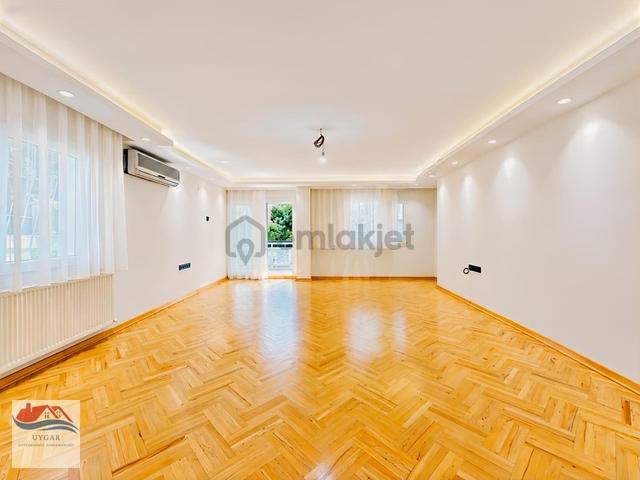 Karşıyaka Bostanlı Akbank Sokaklarında Ful Tadilatlı Kiralık 3+1