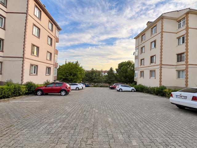Roma’ Dan Yunusemre Mahallesi’ Nde Site İçi Kiralık Daire 1