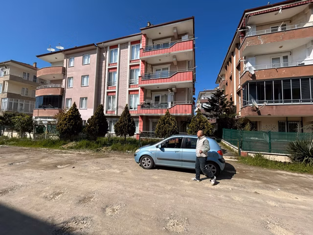 Karasu Akkum Mevkinde Carpediem Otel Karşısı Katta Deniz Gören.