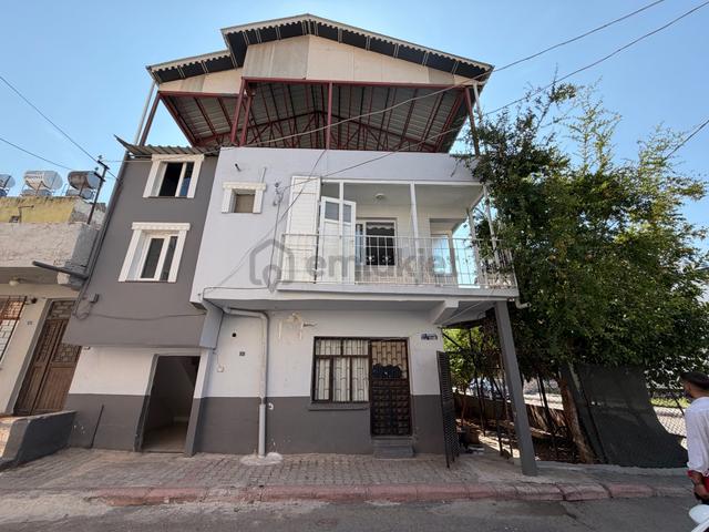 Arve’den Toroslar Mah'de Köşe Başı Bakımlı Komple Satılık Bina – Yatırımlık Fırsat 1