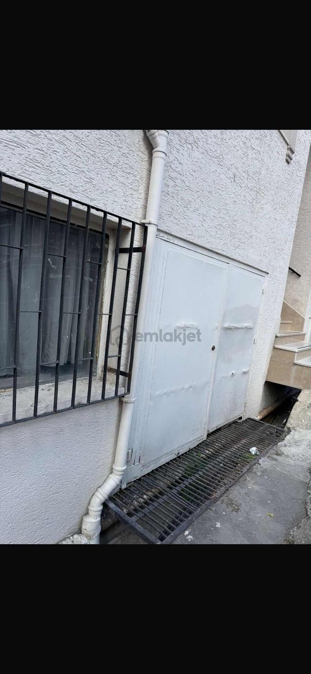 Sarıyer Yeniköyde Merkeze 5 Dakika Mesafede Depo Kiralık