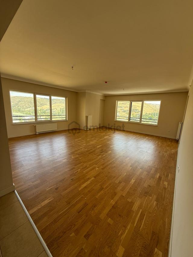 Altınkule'den Güneypark - 2 Sitesi 4+1 200m2 Boş 1
