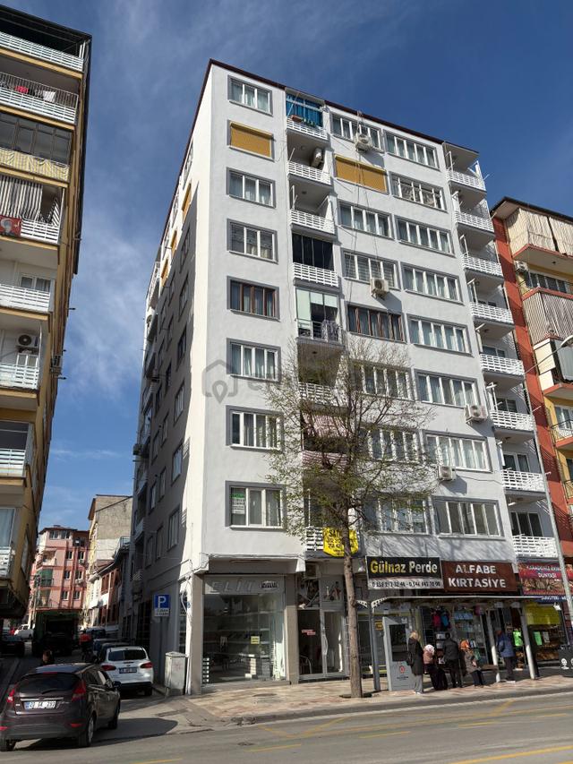 Cadde Üzeri Depozitosuz Kiralık 3+1 Daire 1