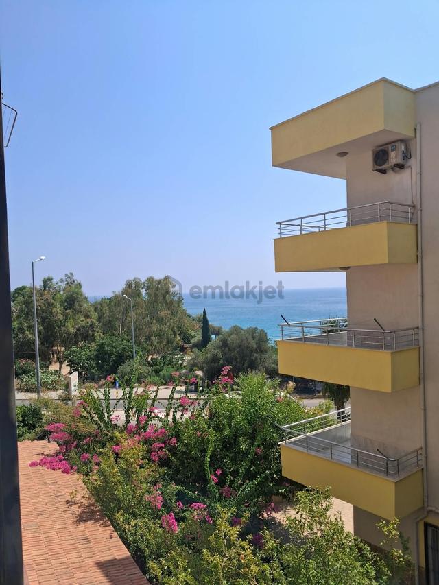 Yapraklı Koya Sıfır Konumda, Deniz Manzaralı, Geniş 3+1 Daire 1