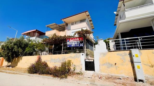 Didim Hisar Mahde 3 Katlı, Eşyalı 3+1 Genış Bahçelı Villa 1