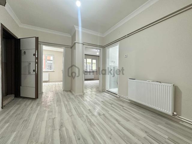 Evola Gayrimenkul'den Nacıye Kanalıcı Okulu Yanında 2+1 Kiralık