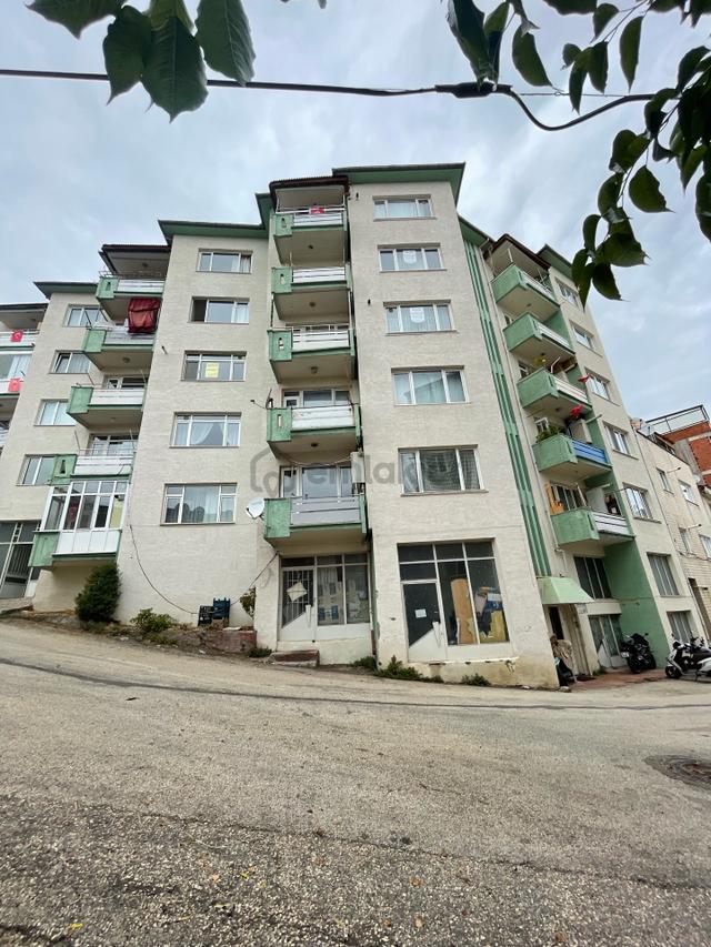 Beyaz Gayrimenkulden Merkez'de 120 M² Bakımlı Satılık 2+1 1