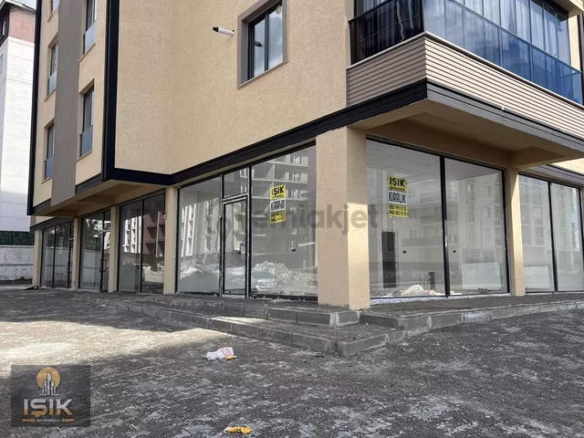 Işık Gayrimenkul' Den Hilalkent' Te Kiralık İşyeri