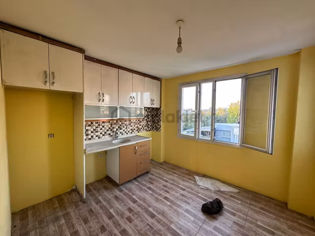 Yeşiloba’da 5 Ocak Devlet Hastanesi Yakını 3+1 Kiralık Daire 1