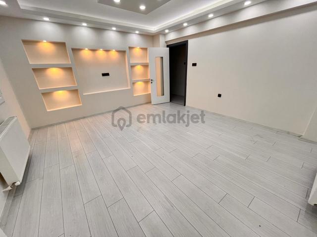 Üçyol Meydan Metro Yakını Lüks Dekorlu 3+1 115m2 Arakat Daire 1
