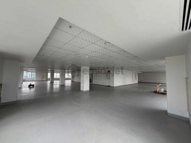 Berat'tan İstoç Glrc Sitesinde 1000m2 Ofis Katları