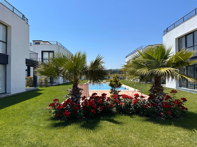 Gelibolu Adilhan Köyü Site İçinde Denize Yakın Satılık Villa 1