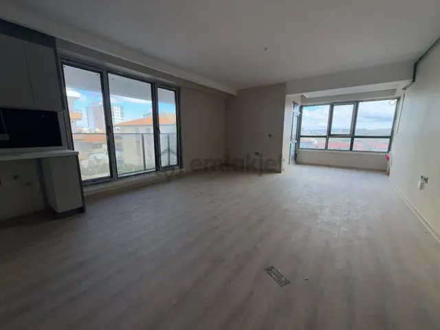 Altınşah Emlak'tan Site İçerisinde Önü Açık Manzaralı 2+1