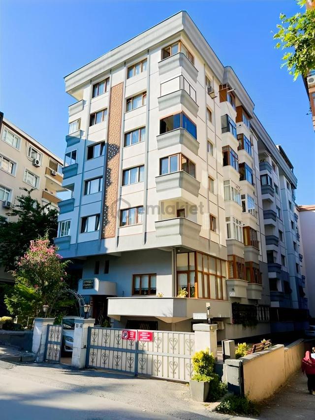 Bakırköy Kartaltepede 4.kat 3+1 120m2 Asansörlü/otoparklı 1