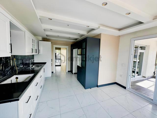 Eras Gayrimenkul'den Bakımlı,kullanışlı Kiralık 2+1 Daire 1