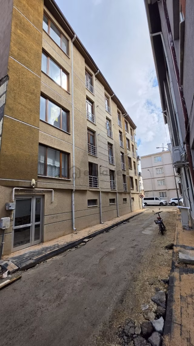 Sıvrıhısar Cad Yakını Arakat Kombılı 2+1 Kıralık Daıre 1