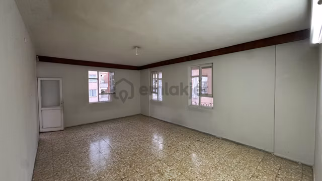 Deniz Gayrimenkul’den Mehmet Akif Ersoy Mah Ana Cadde Üzeri Ofise Uygun Kiralık 4+1 + 4 Balkonlu Da 1