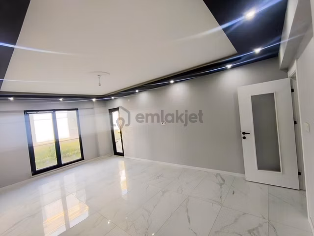 Ömerciklerde Satılık 3+1 Yüksek Giriş | شقة 3+1 للبيع في أوم 1