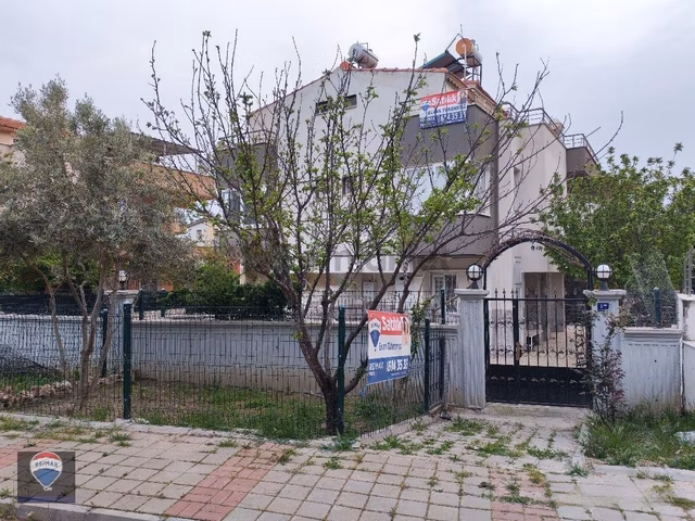 Geniş Bahçeli,doğalgazlı,bakımlı,3+1 ,trıbleks Yazlık Satışta... 1