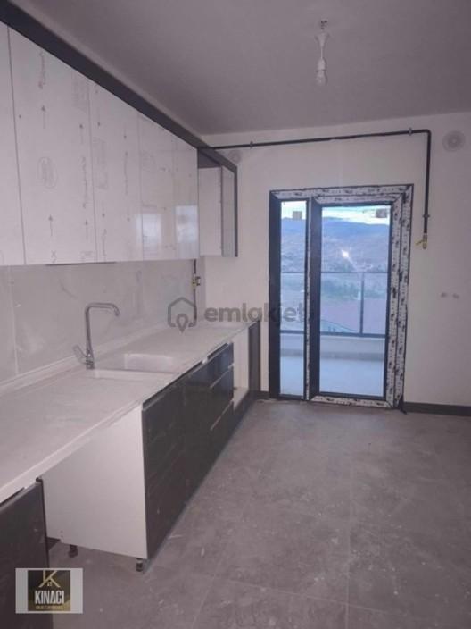 Tugay Kınacı'dan Banazı Toki De Kiralık 3+1 Daire 1