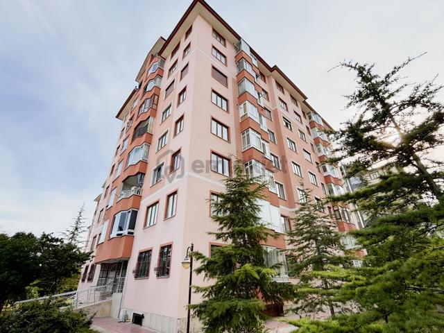 Karakayış Caddesi Buhara Sitesi'nde 2+1 120m²satılık Geniş Daire