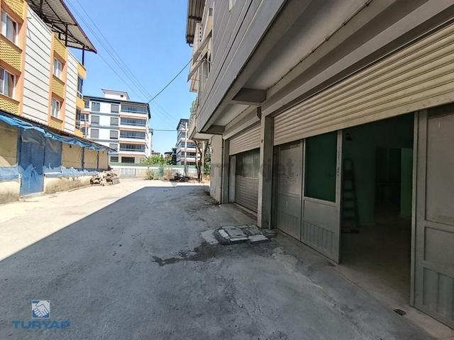 Tepeköy Mahallesi'nde Asfalta Yakın 250 M2 Kiralık Dükkan-depo 1