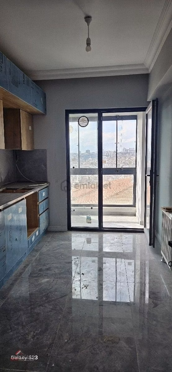 Bağcılar Merkez'de 2+1 Satılık Daire 1