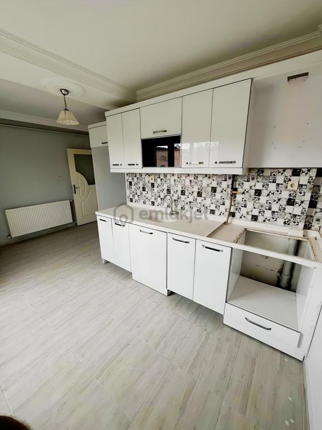 Arda'dan Bahçelievlerde 3+1 Kiralık Fırsat Daire 1