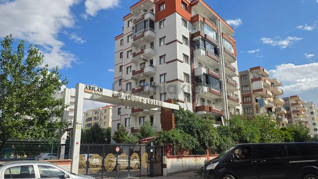 Havalimanı Caddesi Kiralık 3+1 Daire 1