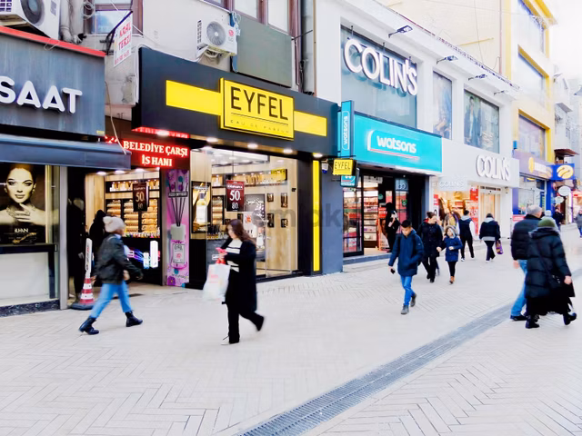 İzmit Fethiye Cd. Belediye İşhanı, Full Yeni Eşyalı Satılık Ofis 1