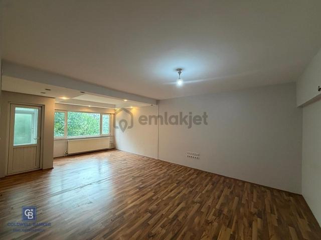 Kozyatağı Sümko' Da 3+1 120 M2 Net 'boş'...