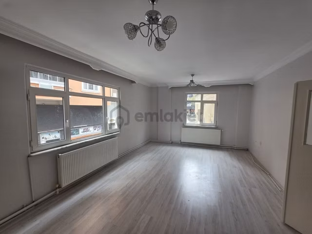 Bursa Emlak Alem-i Merkezde Kiralık 2+1 90 M2 Daire 1