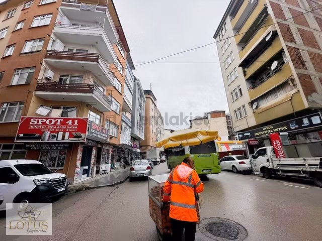 İzmit Kadıköy Merkezi Konum Arakat İçiyenilenmiş2+1satılık Daire 1