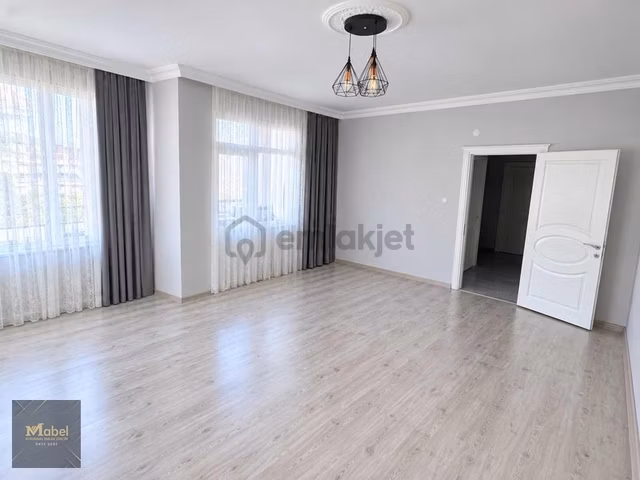 Mabel'den Site İçi Kiralık Daire (eşyasız) 1