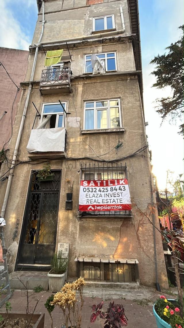 Tarihi Yarımada’da Yüksek Getirili | Turistik Deniz Gören Satılık Komple Bina 1