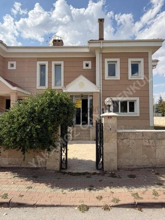 Yakamoz Gayrımenkul Başarı Vıllalarında Kıralık Vılla 1