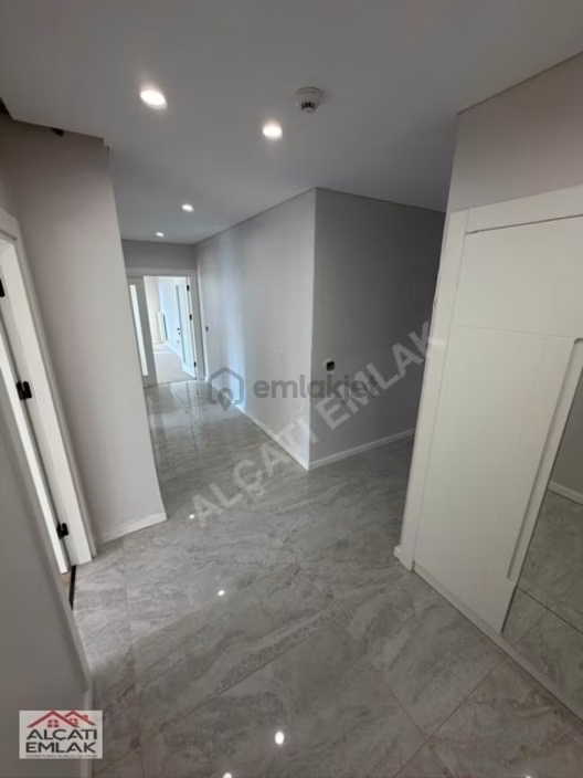 Meydan Başakşehir Yüksek Kat Satılık Daire 1