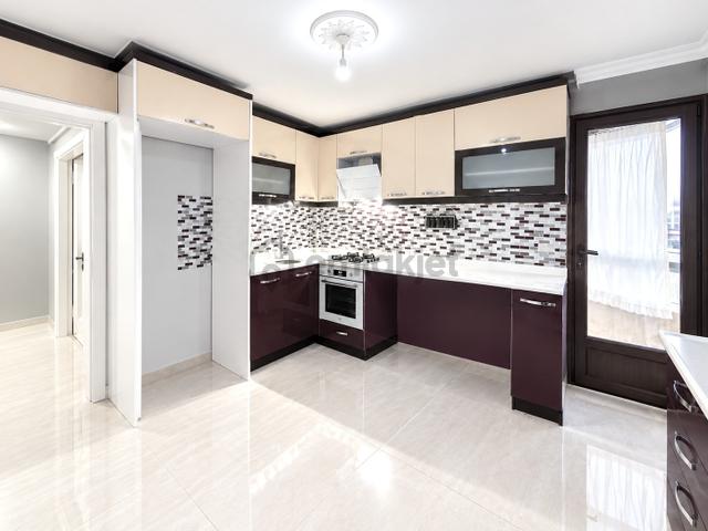 Eryaman Mah.okul/pazar Yeri /eczane / Metro Yakını Kiralık 3+1 Daire /marka 1
