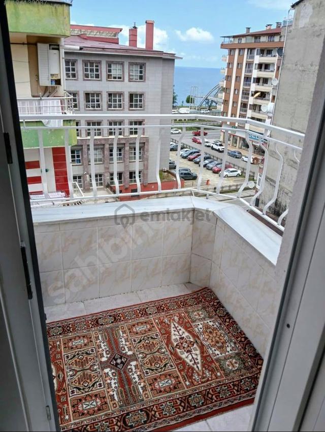 Rize Müftü Mahallesi'nde Eşyalı Deniz Manzaralı 2+1 Kiralık Daire 1