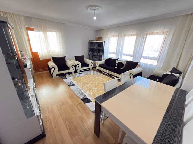 Altınşah Emlak'tan Cadde Üzerinde 125m² 2.kat 3+1
