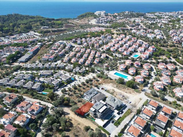 Kuşadası Kadınlar Denizi’nde 387 M² Villa İmarlı Satılık Arsa 1