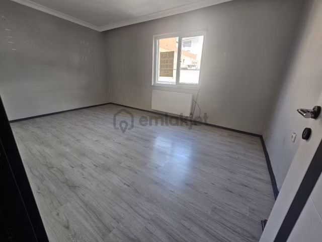Arakat Ana Caddeye Yakın 3+1 Kiralık Daire