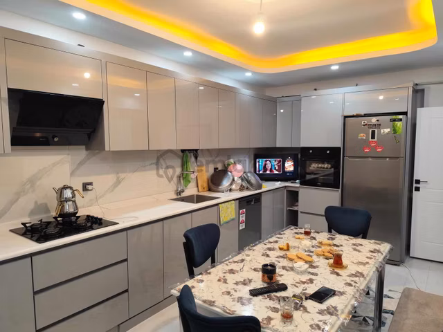 Yenişehir'de Sıfır 3+1 Güney Cephe 1.sınıf Yapılı Full Dolaplı