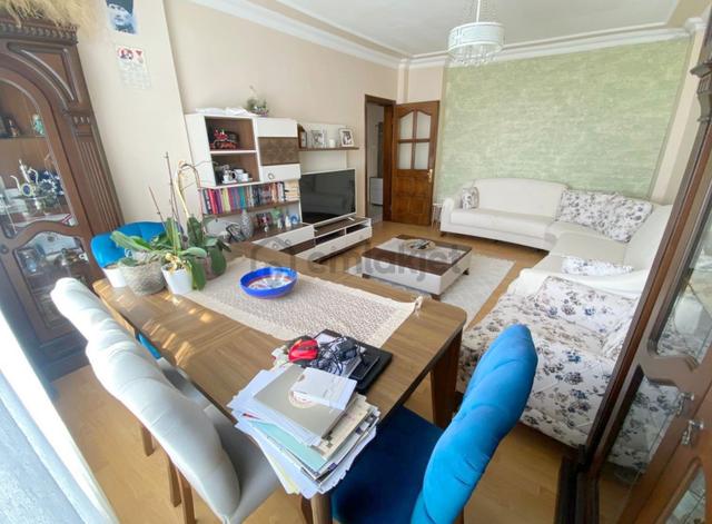 Mertcan'dan Ramazanoğlu Mah. Caddeye 2dk 25m2 Arsa Tapulu 2+1 1