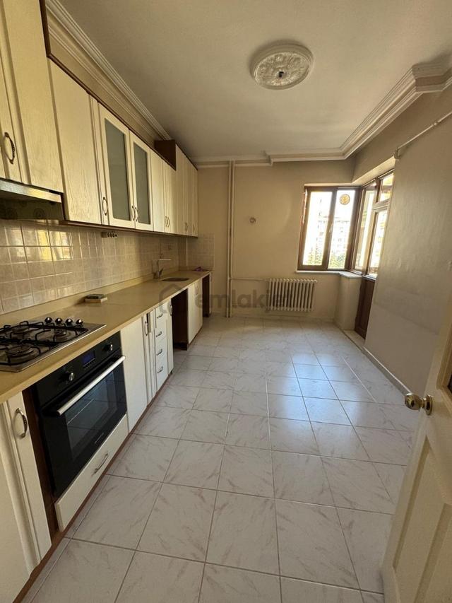 Kampüs Gayrimenkul'den_ Yazır Da Bakımlı 3+1 Kiralık Lux Daire!! 1
