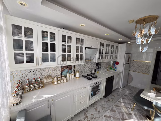 Gültepe Mahallesi 3+1 Full Yapılı Acil Satılık Daire