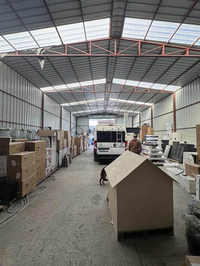 400 M2 Düz Ayak Satılık Dükkan 1