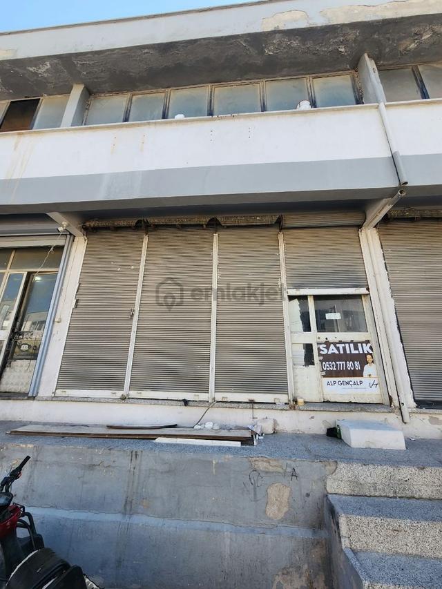 Ayakkabıcılar Sitesi Işıkkent Bornova 'da Satılık İşyeri